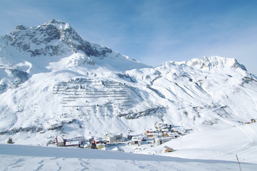 Fototapeta na wymiar Snowy peaks in the European Alps