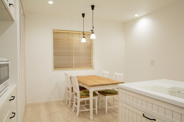 ダイニングテーブル