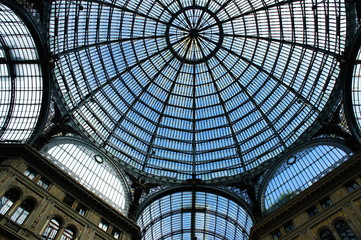 Obraz premium Glass cupola in a Italian train station