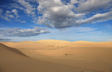Fototapeta na wymiar Mui Ne sand dunes.