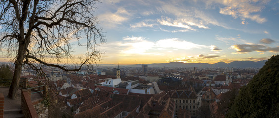 Panorama Blick vom Schlossberg Graz auf Innenstadt,City