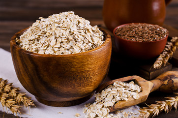 Dry oat flakes