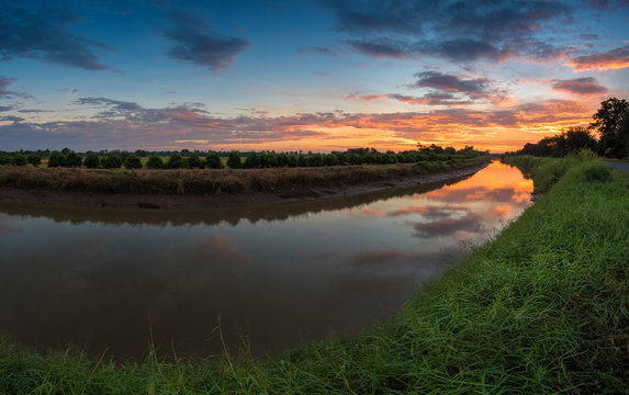 sunrise reflection in a canal © sushi7688