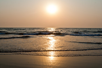 Закат на берегу океана / Sunset on the ocean beach
