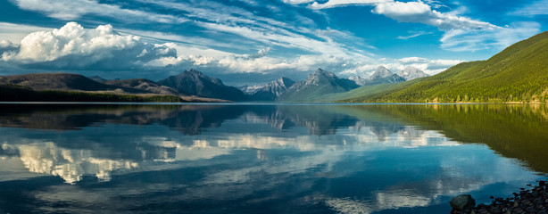 Lake McDonald in Glacier National Park, Montana - obrazy, fototapety, plakaty