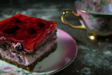 sponge cake with jelly and berries