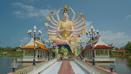 Wat Plai Laem