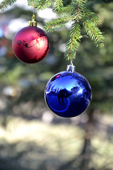decorazione natalizia con palline