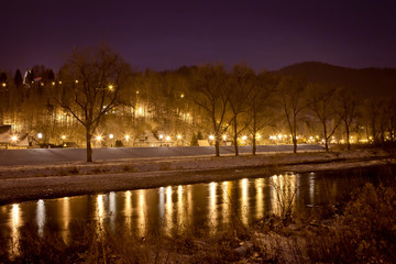 Mroźna zimowa noc w Muszynie w górach. Frozen winter night in the mountain in Muszyna - Poland.