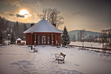 Słoneczny zimowy dzień w górskim mieście Muszyna. Sunny winter day in the mountain in Muszyna - Poland.   © rogozinski
