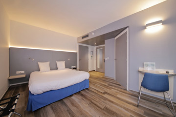 chambre d'hôtel lit double