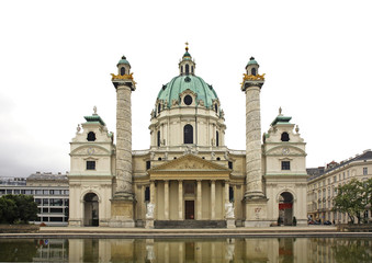 Fototapeta na wymiar Karlskirche (St. Charles's Church) in Vienna. Austria