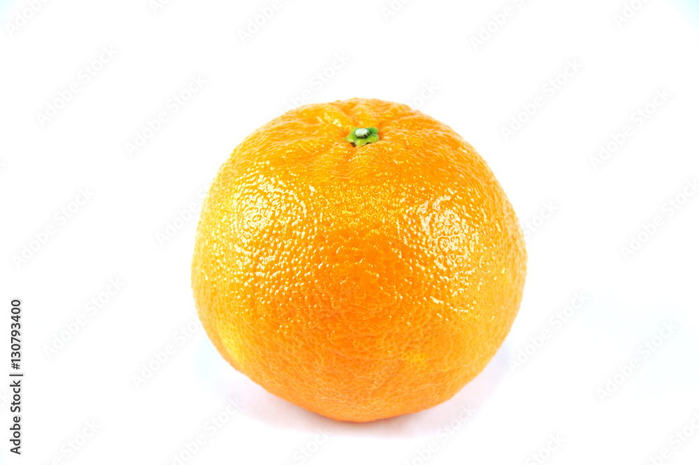 Wall mural single fresh tangerine isolated on white background