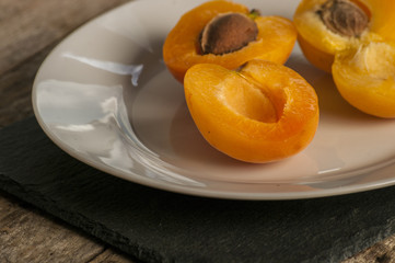 apricot cut