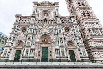 Fototapeta premium front of Florence Duomo and campanile in morning