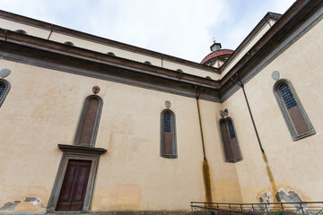 Fototapeta na wymiar walls of Basilica di Santo Spirito in Florence
