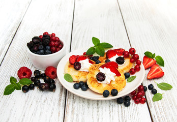 cottage cheese pancake with berries