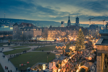 Weihnachtsmarkt Stuttgart Schlossplatz - obrazy, fototapety, plakaty