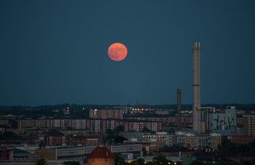 red moonrise