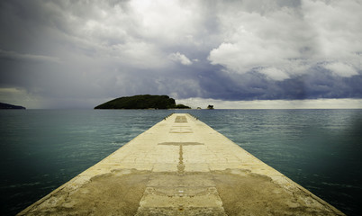 длинная дорога в море