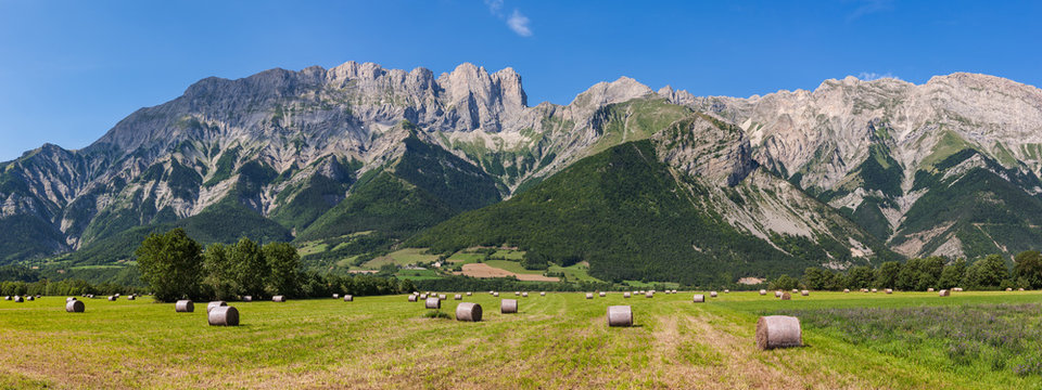 The Faraut mountain with Roc Roux, Tete de Claudel and Tete du Collier on a summer afternoon near Chauffayer. Hautes Alpes, Southern French Alps, France
