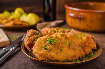 Wiener schnitzel with potatoes