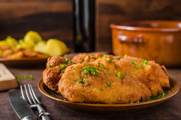 Wiener schnitzel with potatoes