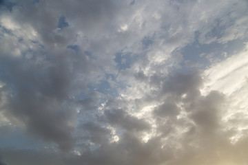 Obraz premium background beautiful clouds in the sky at sunset