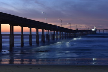 Fototapeta na wymiar San Diego Sunset Pier