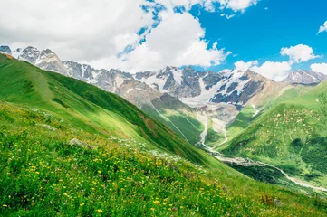 Foto op Aluminium Rocky Kaukasus Mountains (Bezengi Wall, Shkhara) landschap in Ushguli, Svaneti, Georgië © andrii_lutsyk