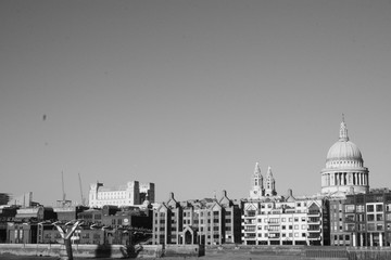 Fototapeta na wymiar arquitecture city building london st paul