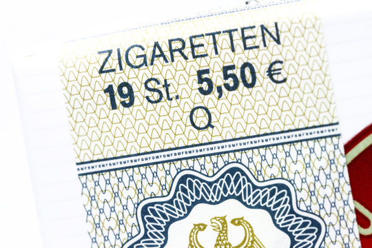 Steuermarke auf Zigarettenschachtel