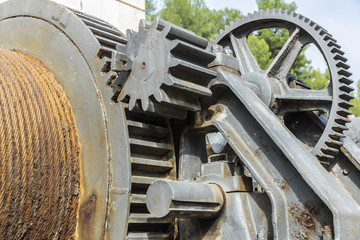 Large industrial pulley system with sprockets