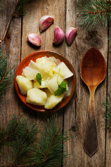 Leek top with potato and garlic