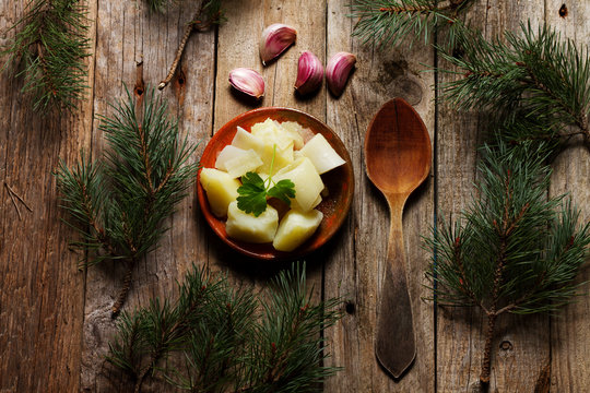 Leek top with potato and garlic