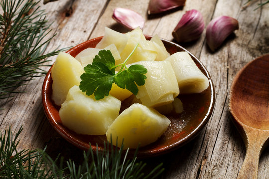 Leek top with potato and garlic