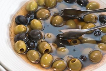 Green olives preserved
