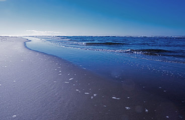 Fototapeta na wymiar backlit beach on Oregon coast