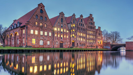 Fototapeta na wymiar Historische Salzspeicher in Lübeck