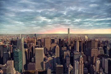 Crédence de cuisine en verre imprimé New York Horizon de la ville de New York avec le lever du soleil en arrière-plan.