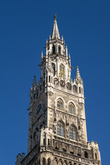 Fototapeta na wymiar Turm des Neuen Rathauses München