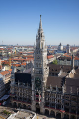 Blick auf das Neue Rathaus und die Stadt München