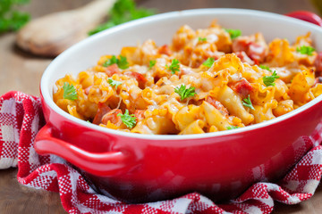 Pasta casserole with ham
