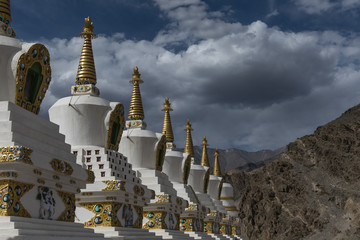 Fototapeta premium chortens in thiksey monastery