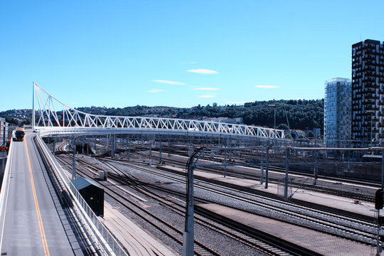 Nordenga bridge in Oslo. The 306 meter long bridge connects Bj&oslash;rvika and the inner city of Oslo, and 15,000 - 20,000 cars pass the bridge every day.