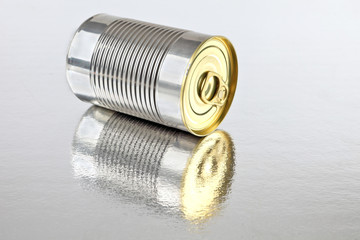 Tin can sealed on a reflective surface