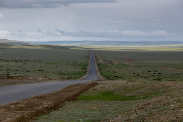 Hauptstraße durch die Mongolei - Verbindung zwischen Ulan Bator und Karakorum
