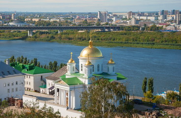 Fototapeta na wymiar The temple on the embankment of the Volga River in Nizhny Novgorod