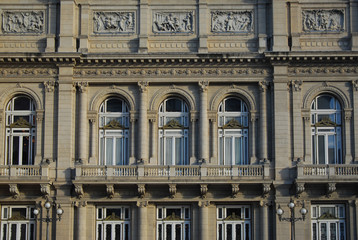 Teatro Colon, Lateral view