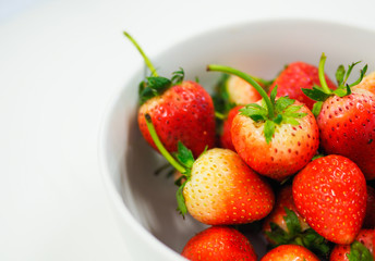 Fototapeta na wymiar Strawberry in the bowl